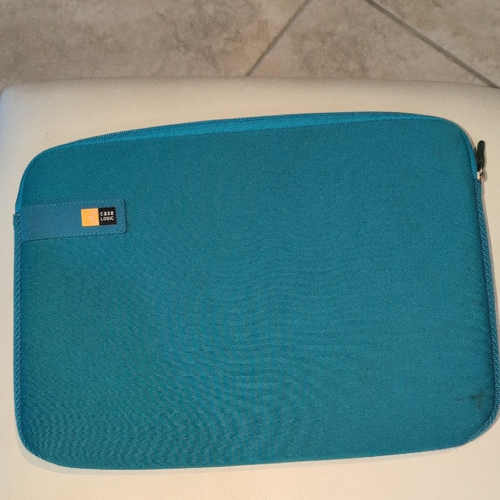 Case Logic Teal Tablet Sleeve